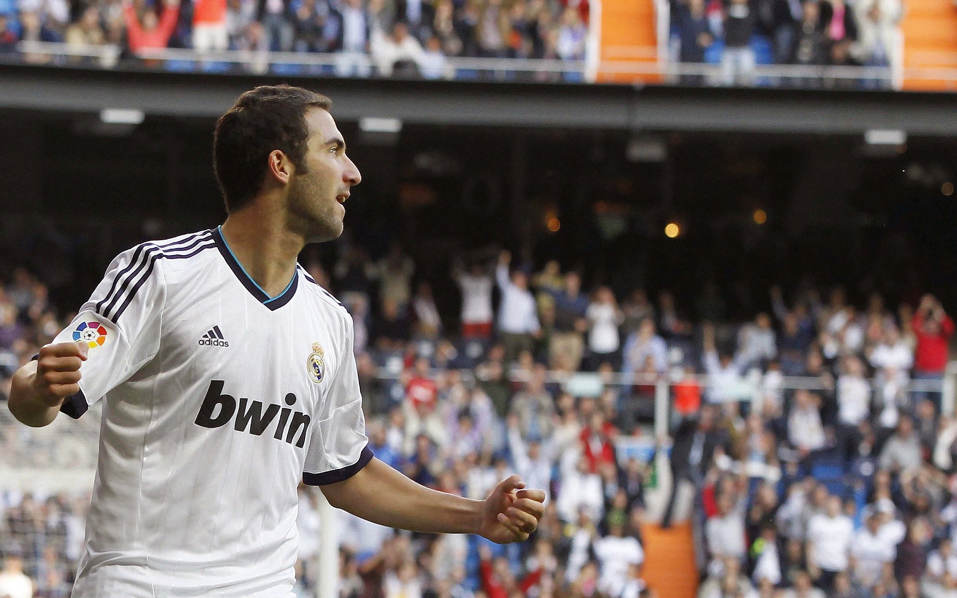 哥伦比亚骑手玛丽亚·阿庞特在2024年巴黎奥运会盛装舞步比赛中取得第30名，表现稳定。